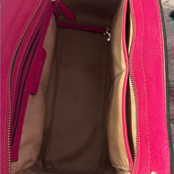 Like new Authentic pink Michael Kors handbag. - Picture 6 of 7